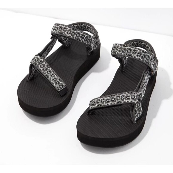 Teva Midform Universal Women's Sandal sz 8 Leopard Hiking Walking Beach Vacation - Picture 9 of 10